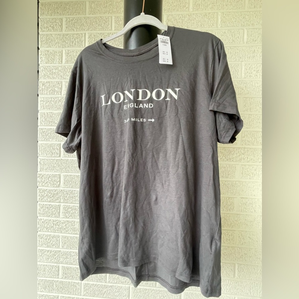 Abercrombie and Fitch women’s Soft Tee XL New with tags